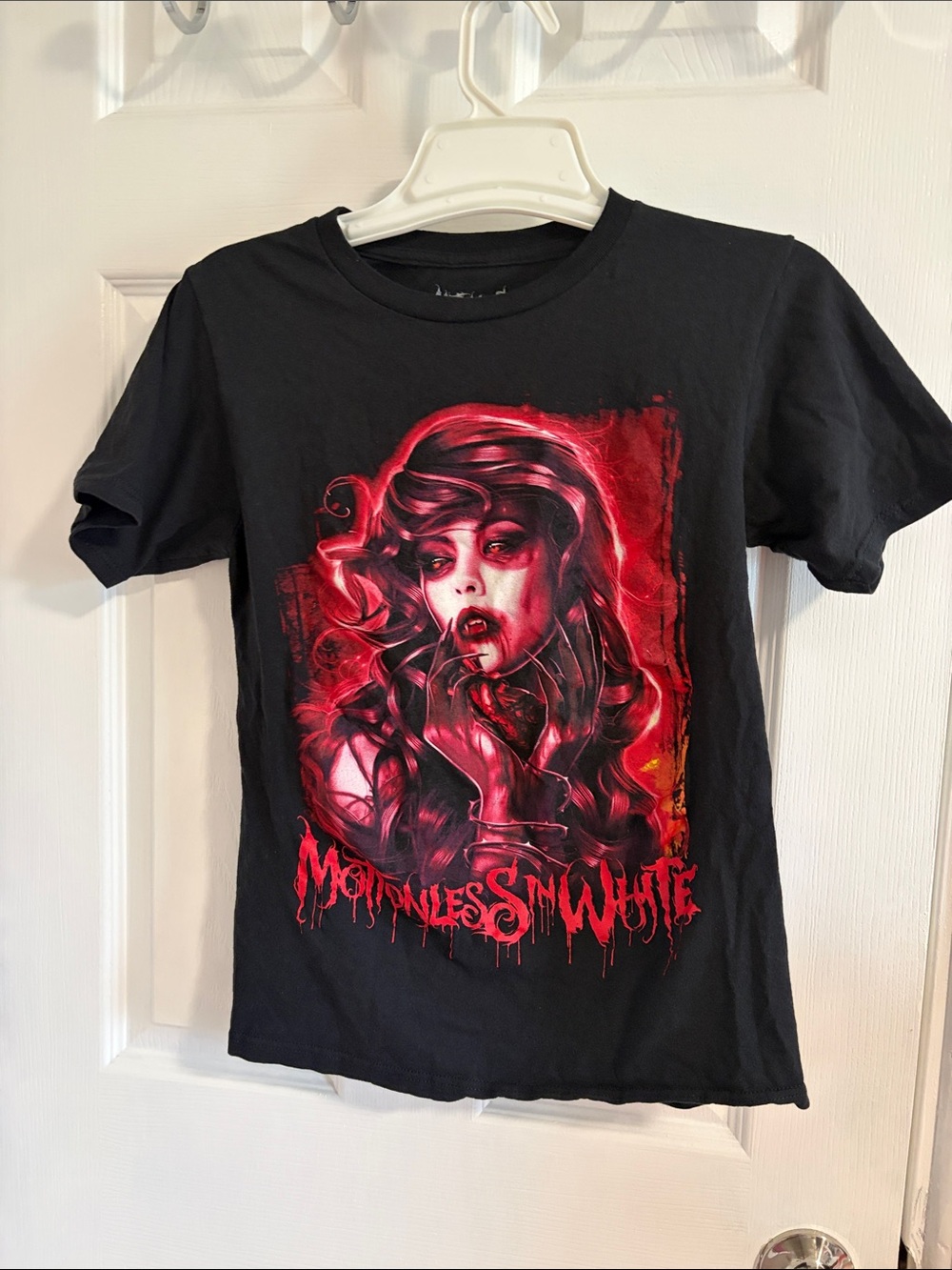 Motionless in White Girls' Black Graphic Tee with Red Artwork